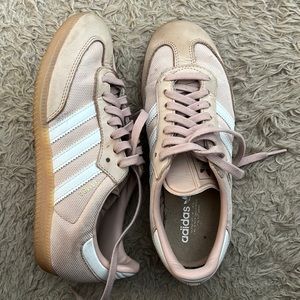 Pink sambas